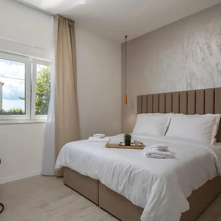 Hébergement de vacances Awesome In With House Sea View