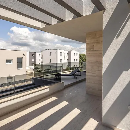 Awesome In With House Sea View Dom wakacyjny Nin