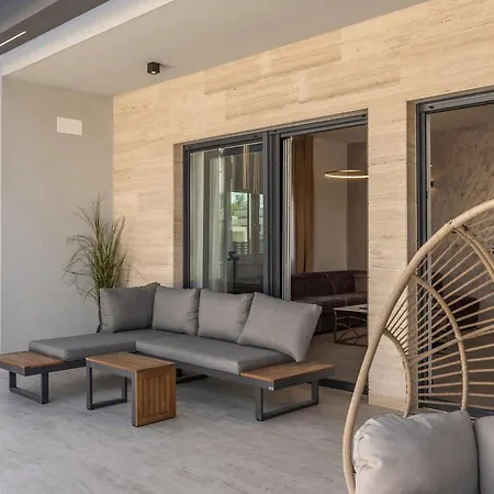 Awesome In With House Sea View *