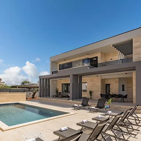 Awesome In With House Sea View * Nin