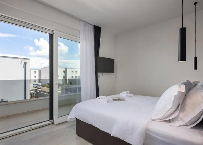 Awesome In With House Sea View *