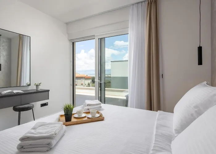 Awesome In With House Sea View Нин
