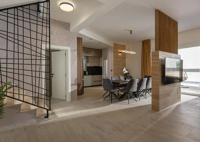 Awesome In With House Sea View نين