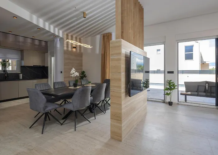 بيت للعطل Awesome In With House Sea View *