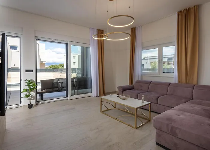 Awesome In With House Sea View * نين