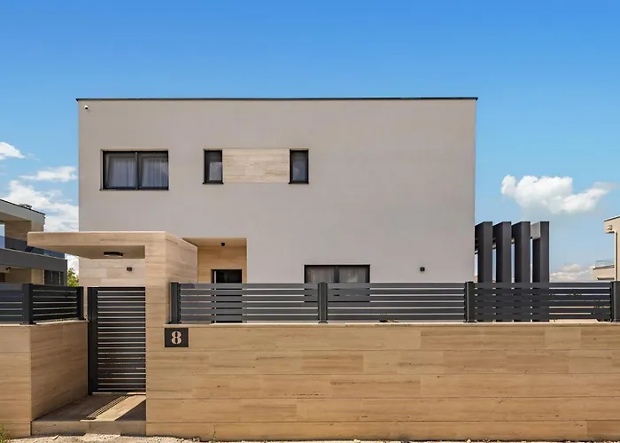 بيت للعطل Awesome In With House Sea View