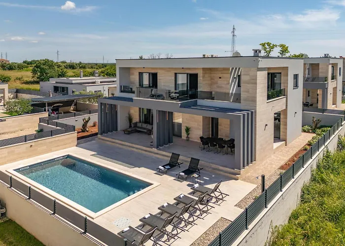 Дом отдыха Awesome In With House Sea View Нин