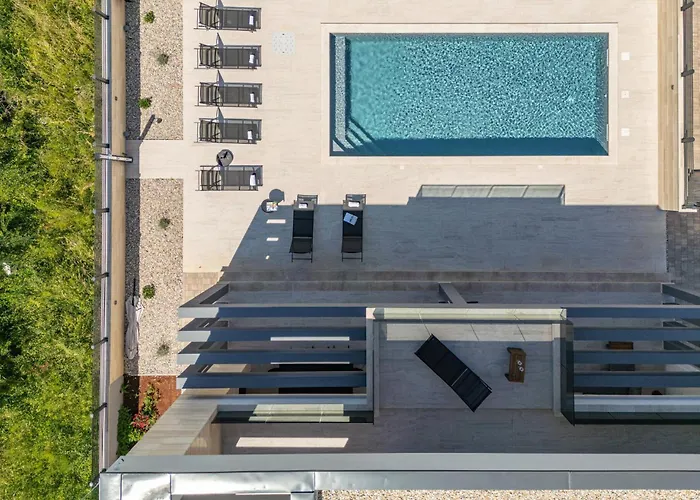 Awesome In With House Sea View Дом отдыха Нин