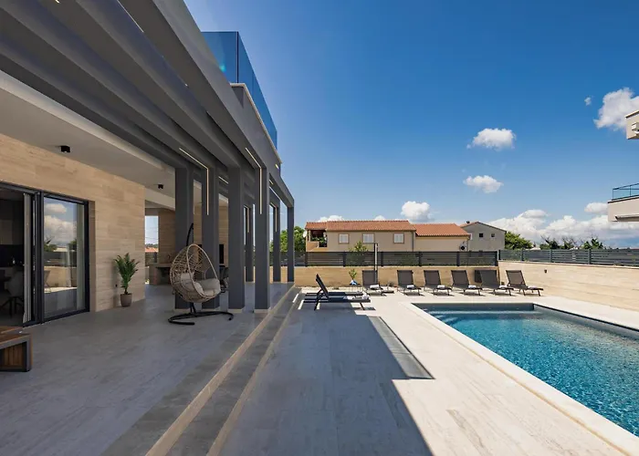 Awesome In With House Sea View * نين